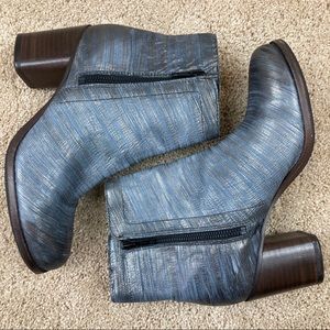 Frye Addie Double Zip Moto Style Silver Metallic Gray Leather Boots 7.5